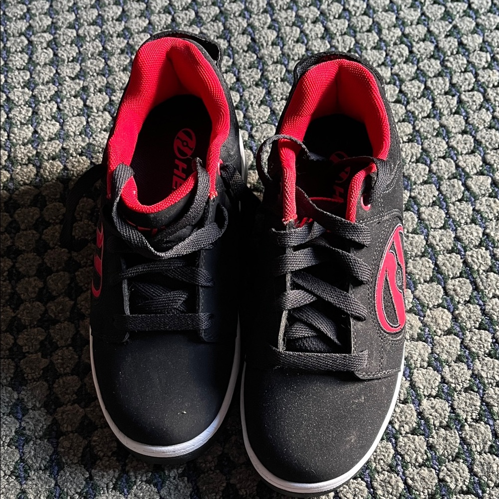 Heelys like new size youth 5